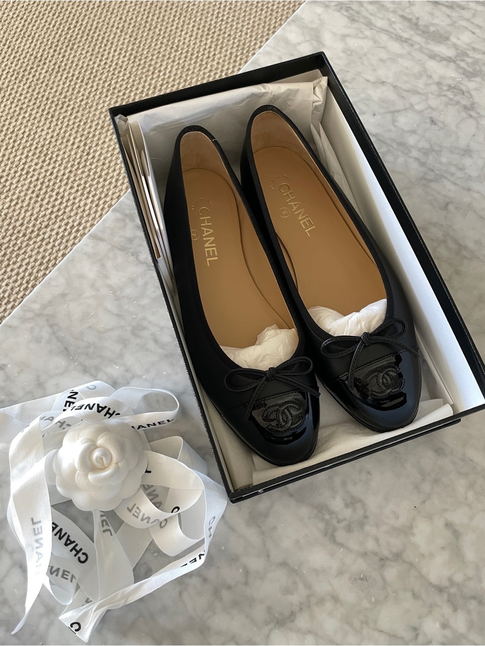 CHANEL Black Leather CC Logo Ballet Flats with Bow - Picture 9 of 10
